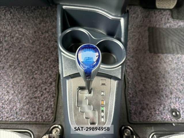Toyota AQUA 2021-04 7249791-22