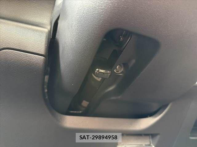 Toyota AQUA 2021-04 7249791-26