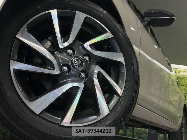 Toyota AQUA 2023-07 7249787-12