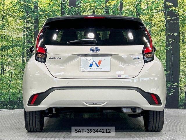 Toyota AQUA 2023-07 7249787-14