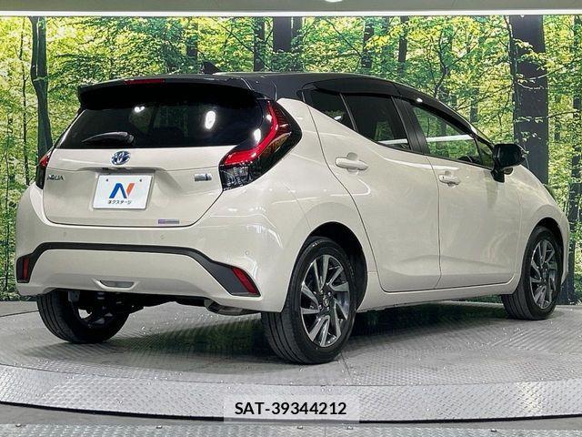 Toyota AQUA 2023-07 7249787-16