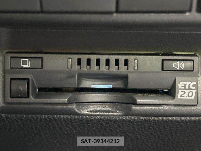 Toyota AQUA 2023-07 7249787-5