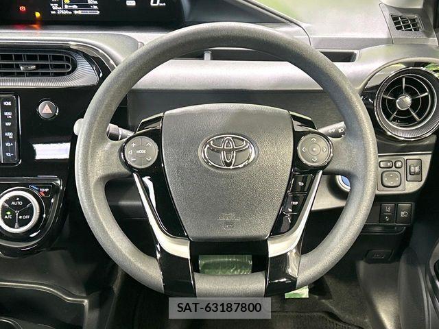 Toyota AQUA 2018-12 7249564-9