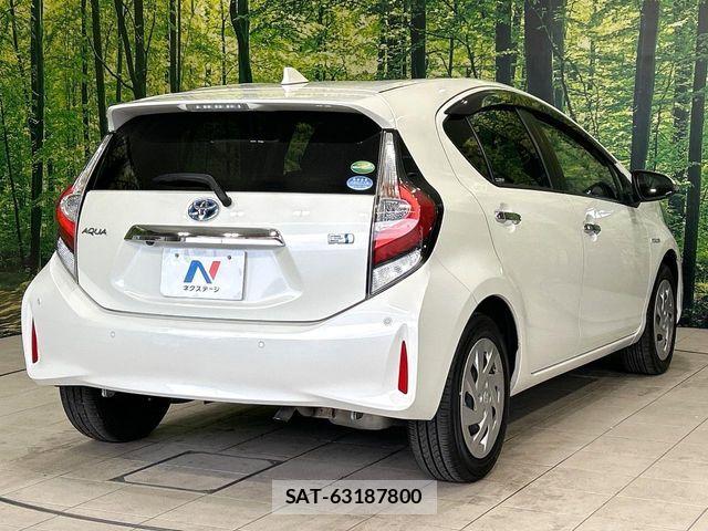 Toyota AQUA 2018-12 7249564-15