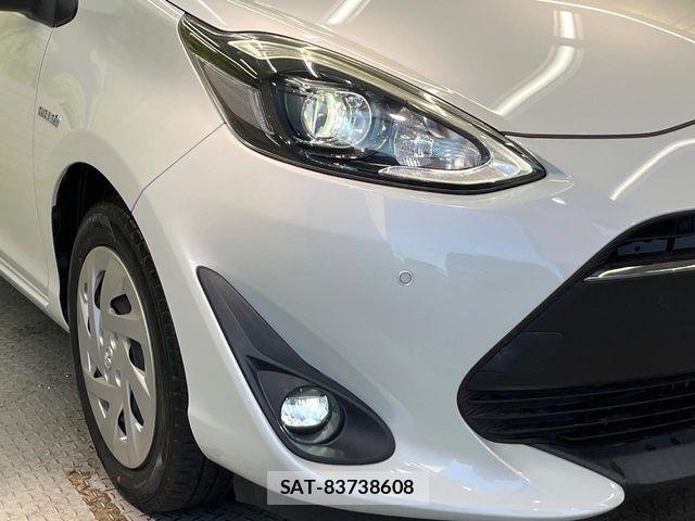 Toyota AQUA 2018-05 7249563-11