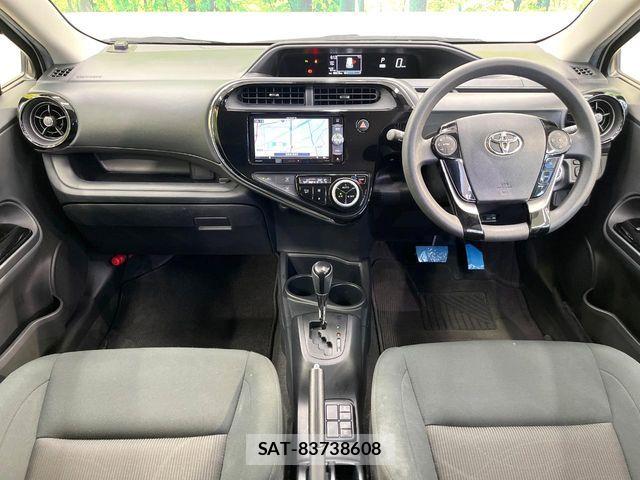 Toyota AQUA 2018-05 7249563-1