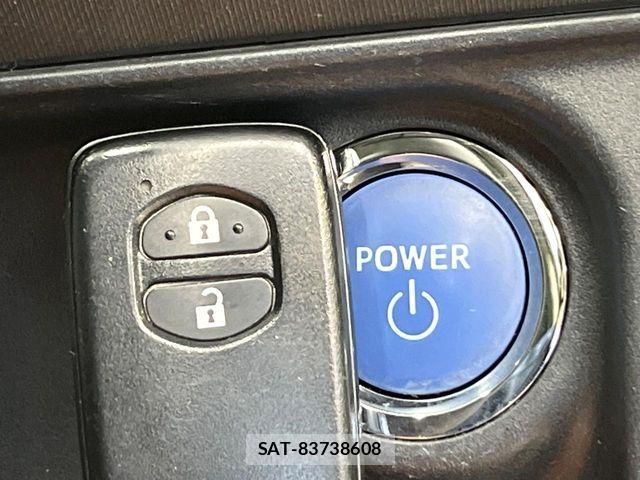 Toyota AQUA 2018-05 7249563-6