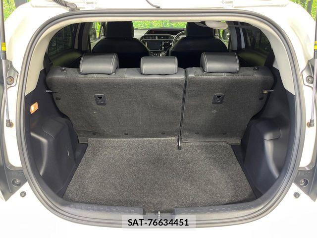 Toyota AQUA 2015-02 7249562-9