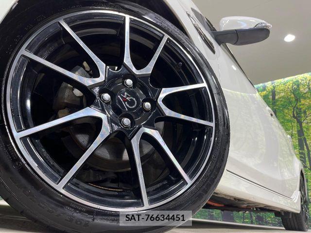Toyota AQUA 2015-02 7249562-12