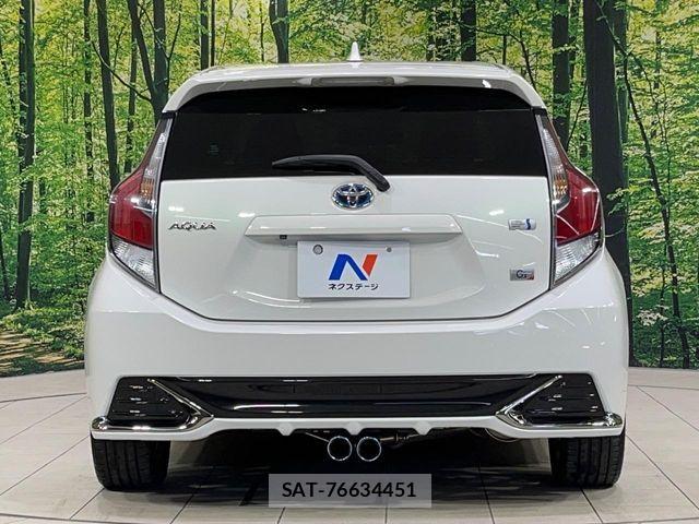 Toyota AQUA 2015-02 7249562-14