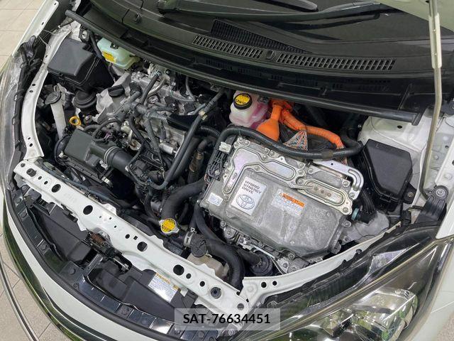 Toyota AQUA 2015-02 7249562-17