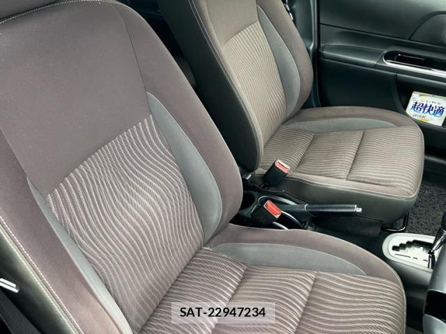 Toyota AQUA 2017-07 7249799-12