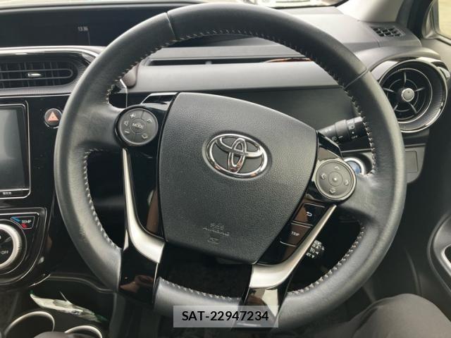 Toyota AQUA 2017-07 7249799-14