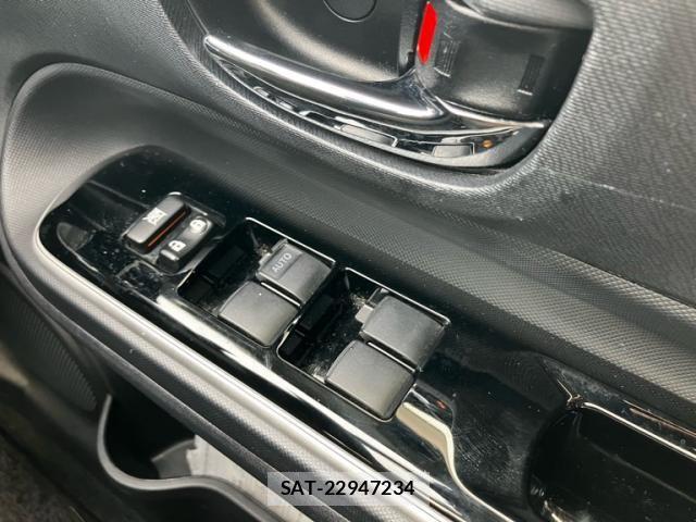 Toyota AQUA 2017-07 7249799-17