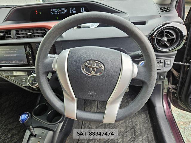 Toyota AQUA 2016-01 7249804-17