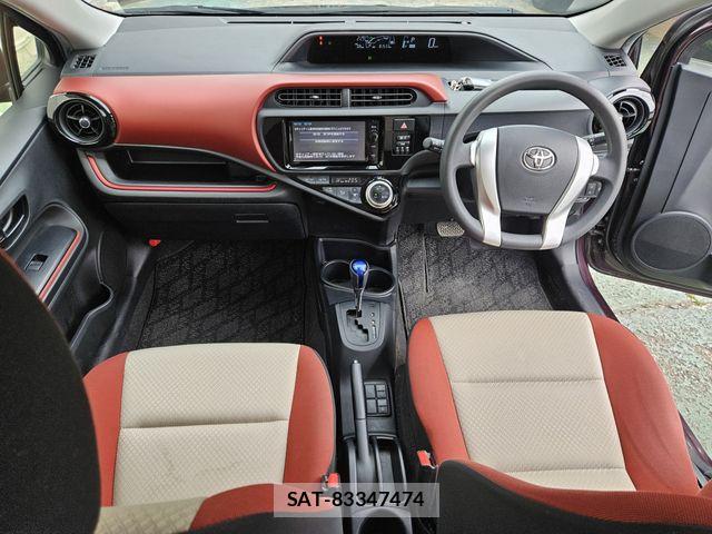 Toyota AQUA 2016-01 7249804-1