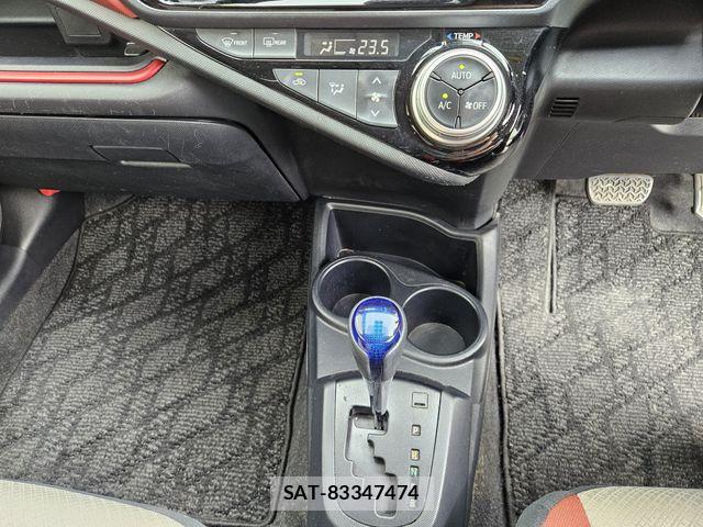 Toyota AQUA 2016-01 7249804-21