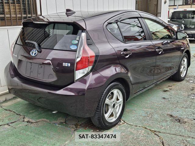Toyota AQUA 2016-01 7249804-2