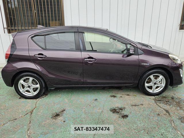 Toyota AQUA 2016-01 7249804-4