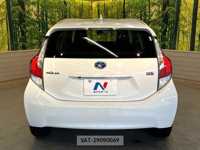 Toyota AQUA 2015-12 7249793-14
