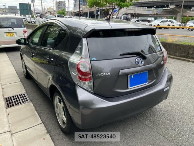 Toyota AQUA 2012-06 7249589-9