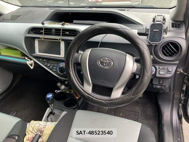 Toyota AQUA 2012-06 7249589-16