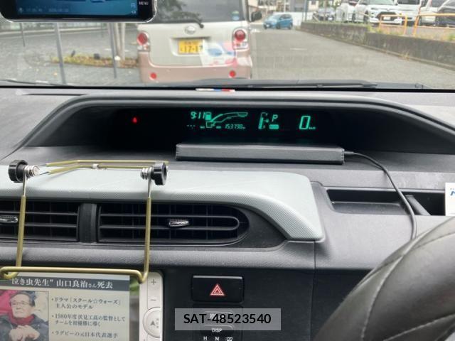 Toyota AQUA 2012-06 7249589-20