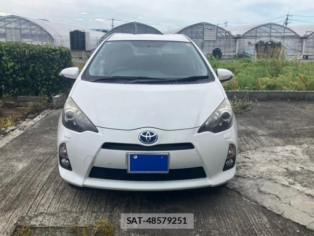 Toyota AQUA 2012-05 7249588-0