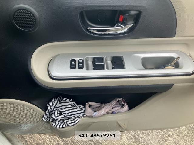 Toyota AQUA 2012-05 7249588-9