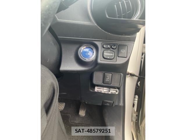 Toyota AQUA 2012-05 7249588-10