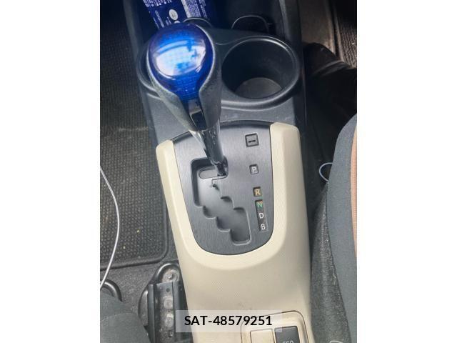 Toyota AQUA 2012-05 7249588-12