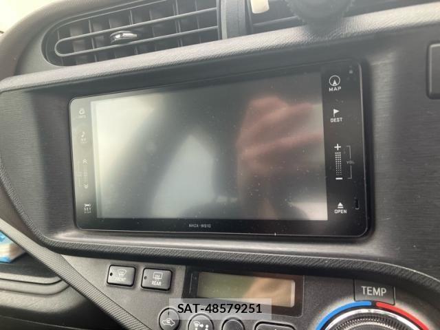 Toyota AQUA 2012-05 7249588-13