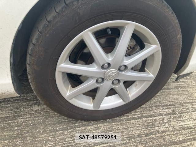 Toyota AQUA 2012-05 7249588-5