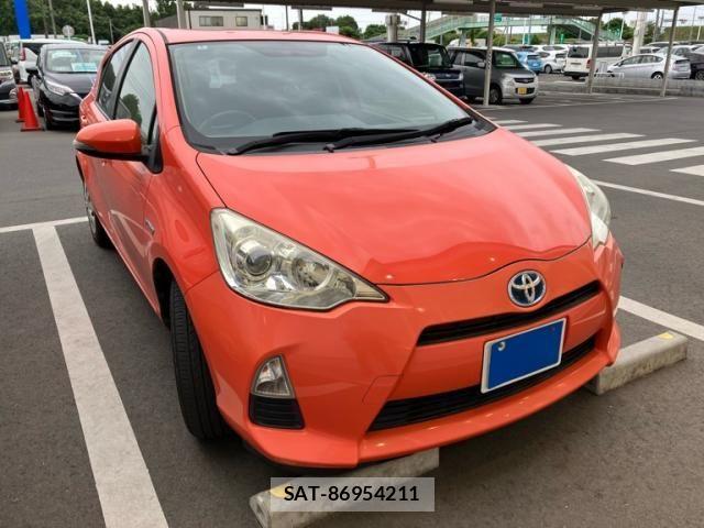 Toyota AQUA 2014-04 7249585-0