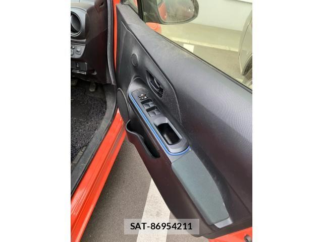 Toyota AQUA 2014-04 7249585-13