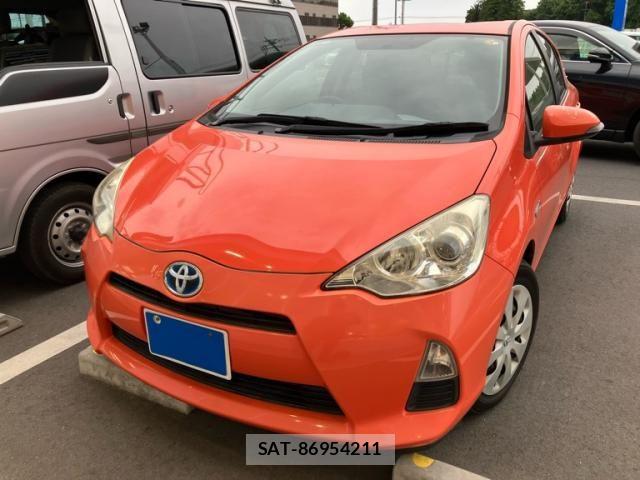 Toyota AQUA 2014-04 7249585-1