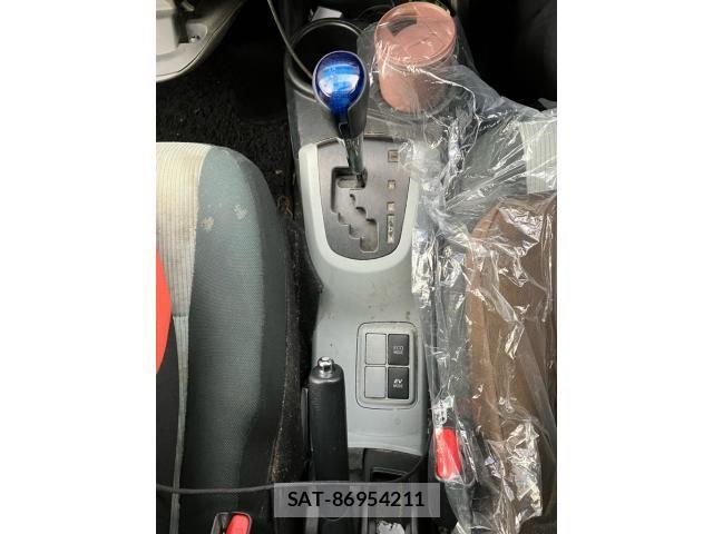 Toyota AQUA 2014-04 7249585-17