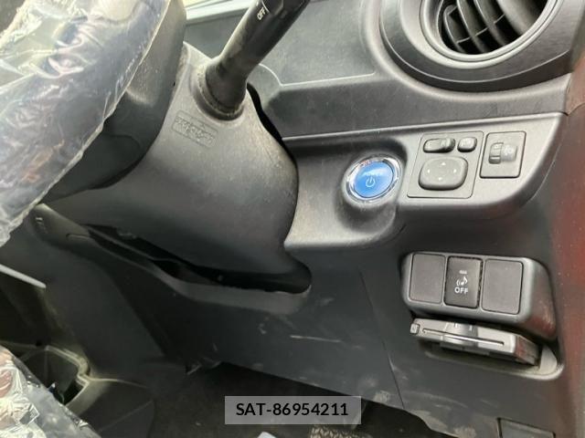 Toyota AQUA 2014-04 7249585-19