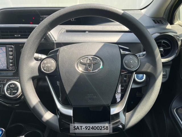 Toyota AQUA 2017-07 7249578-11