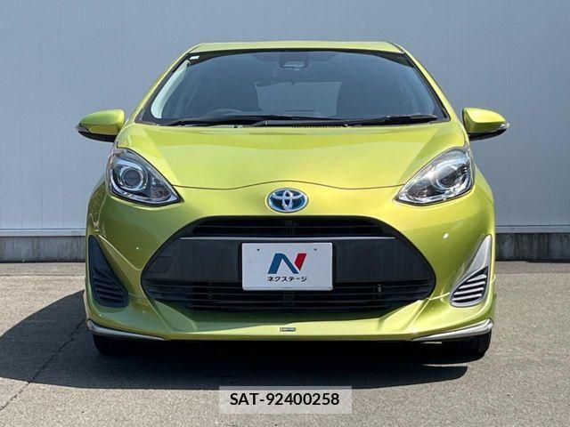 Toyota AQUA 2017-07 7249578-14