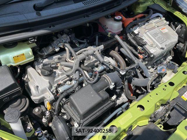 Toyota AQUA 2017-07 7249578-18