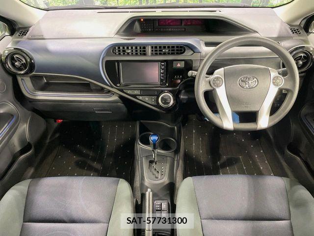 Toyota AQUA 2015-04 7249797-1