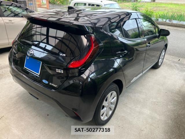 Toyota AQUA 2021-08 7249794-3