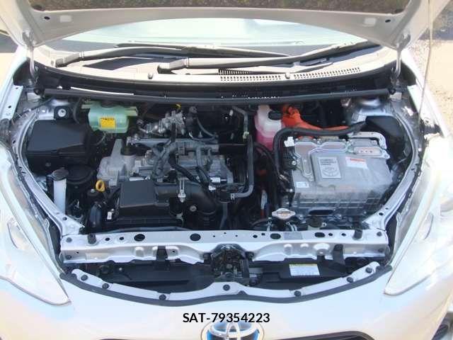 Toyota AQUA 2015-07 7249798-11