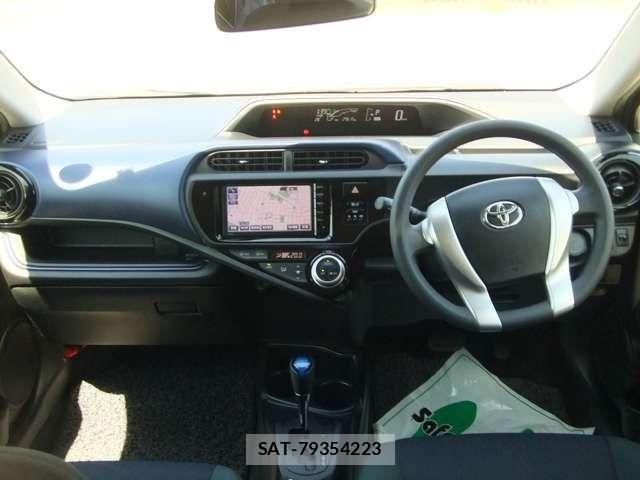 Toyota AQUA 2015-07 7249798-2