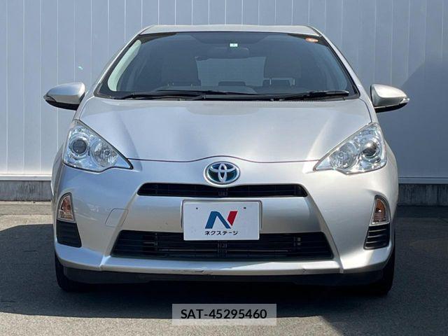 Toyota AQUA 2014-03 7249803-10