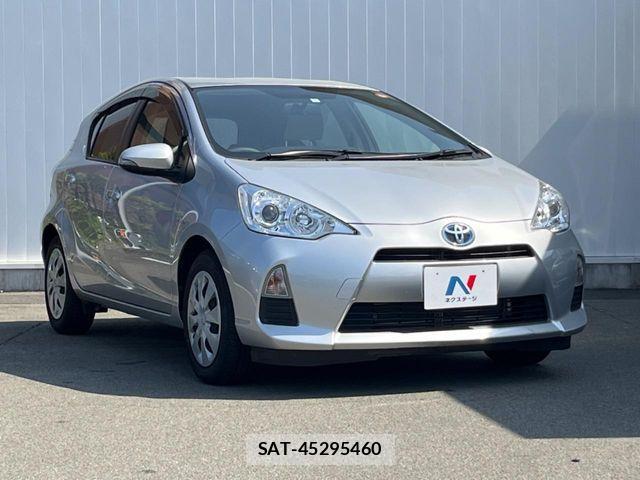 Toyota AQUA 2014-03 7249803-12