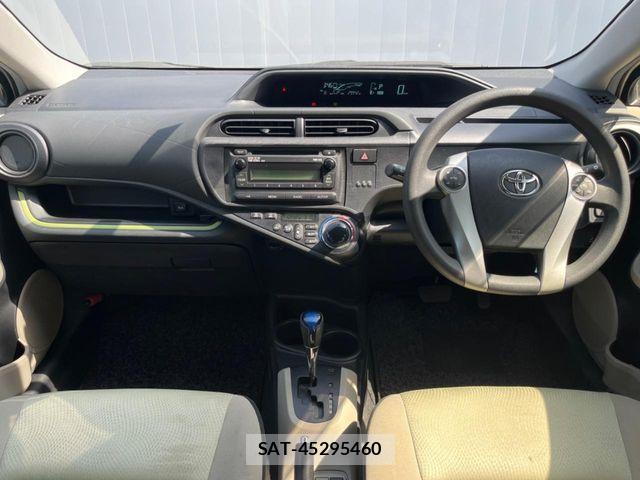Toyota AQUA 2014-03 7249803-1