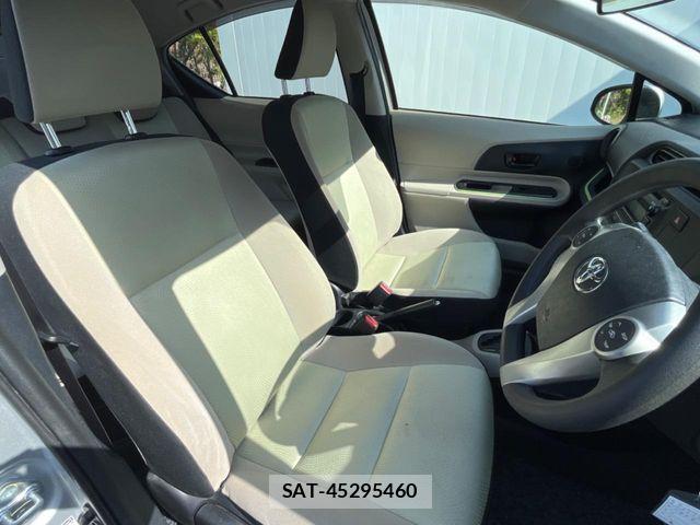 Toyota AQUA 2014-03 7249803-4