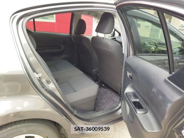 Toyota AQUA 2015-06 7249582-9